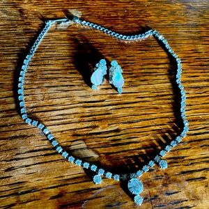 Mint condition vintage jewellery set